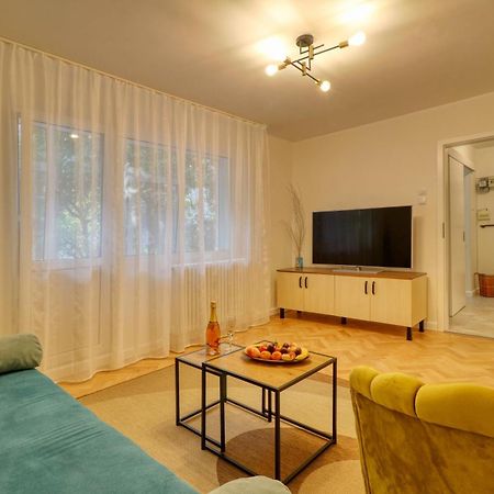 Quito Apartment - Stylish & Quiet Бухарест Екстер'єр фото