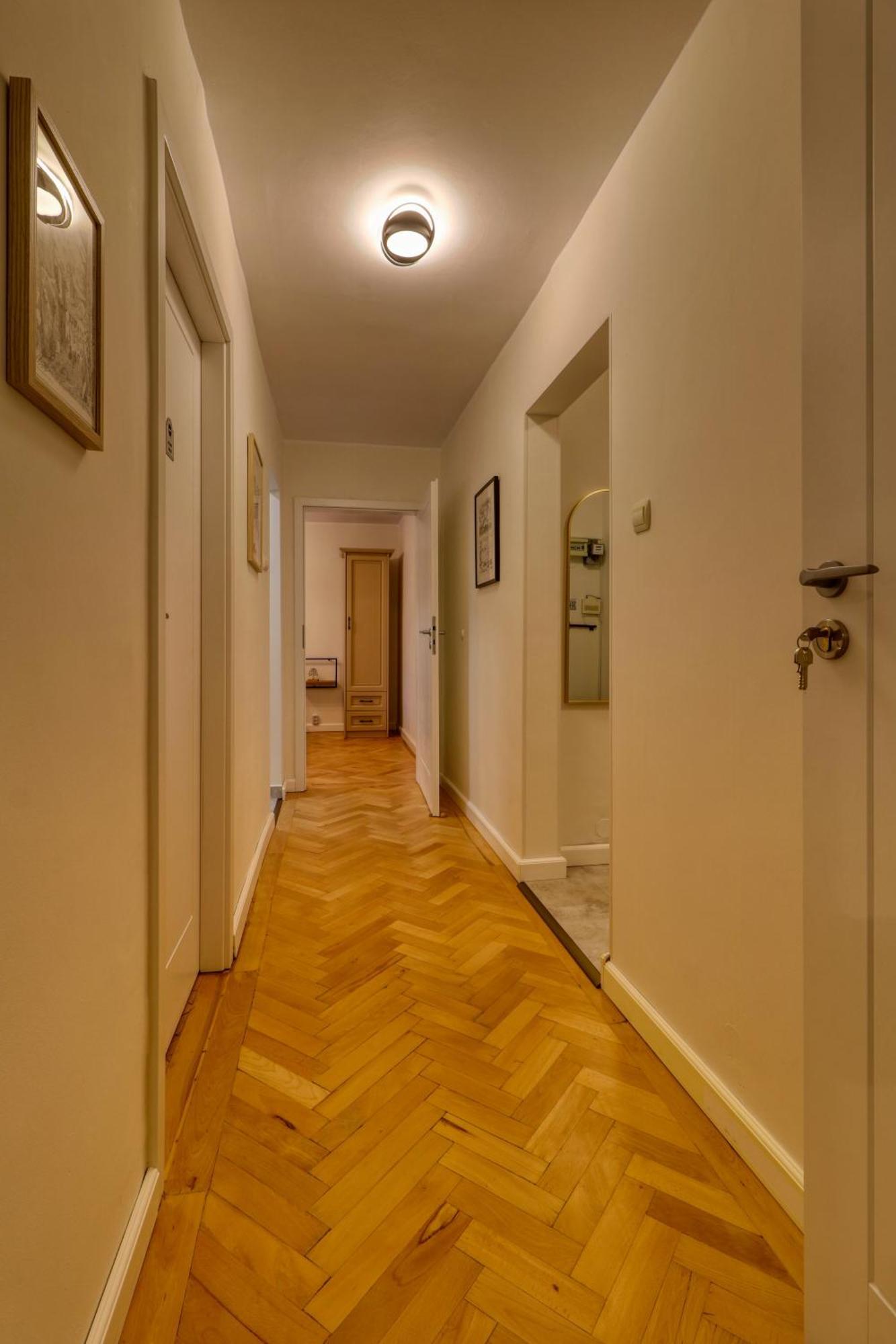 Quito Apartment - Stylish & Quiet Бухарест Екстер'єр фото