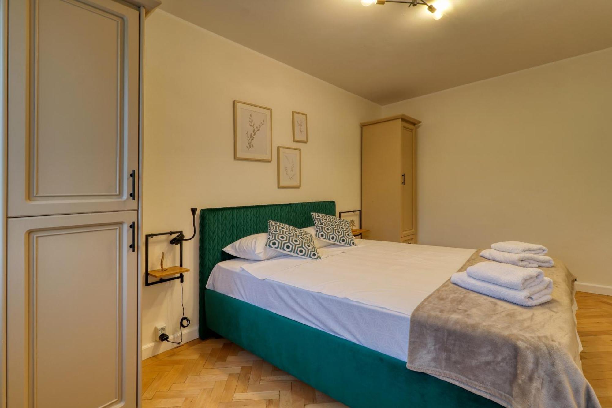 Quito Apartment - Stylish & Quiet Бухарест Екстер'єр фото